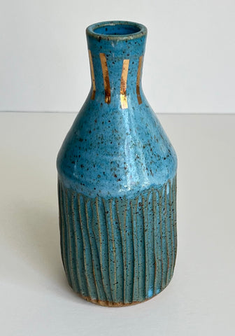 Medium Narrow Neck Carved Vase with Gold Lustre