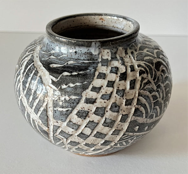 Zentangle Vase - Charcoal/White