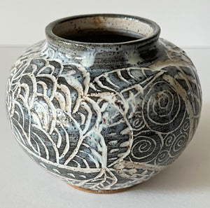 Zentangle Vase - Charcoal/White